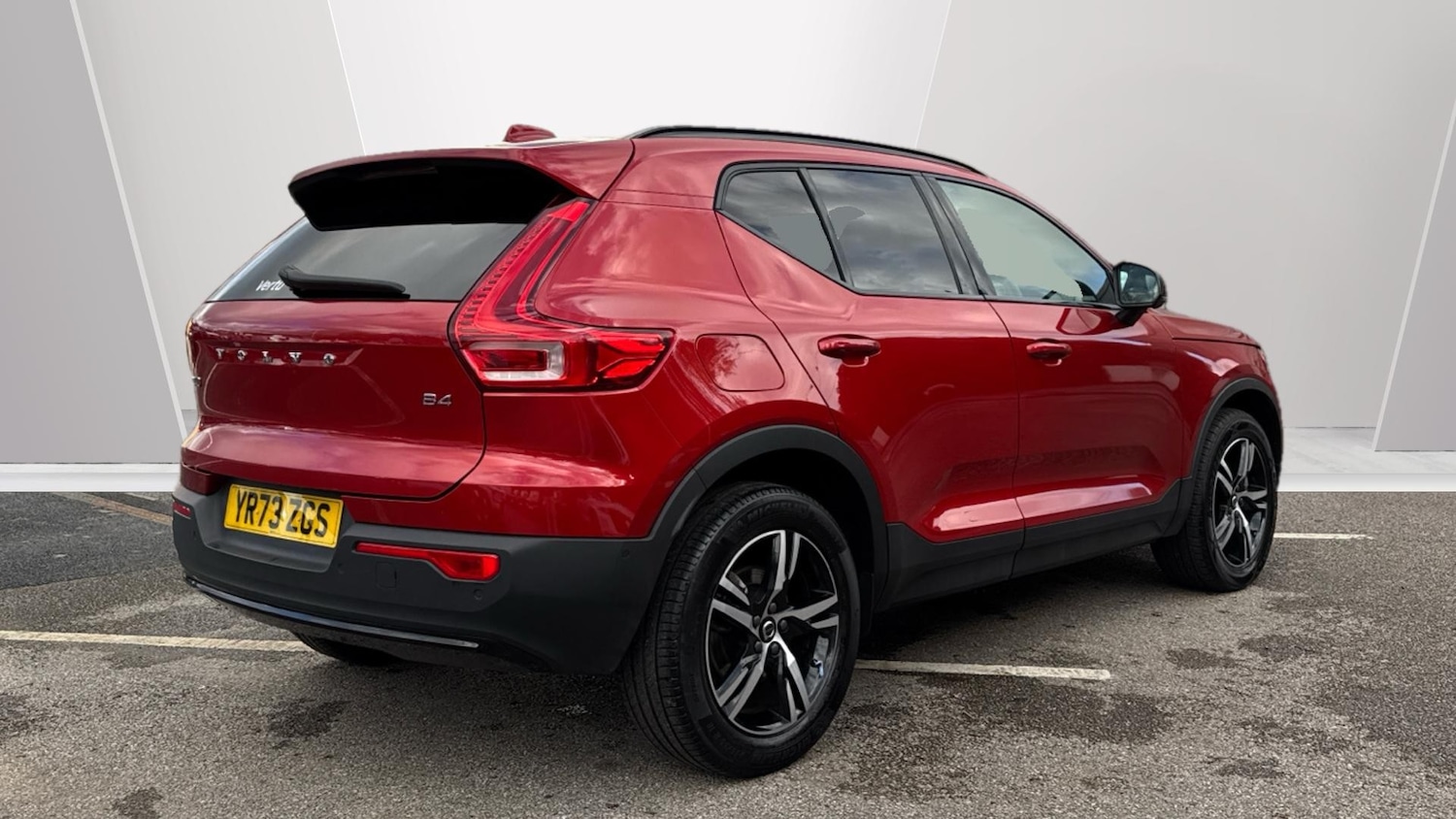 Used Volvo XC40 2023 for sale - 76683963: Photo 2