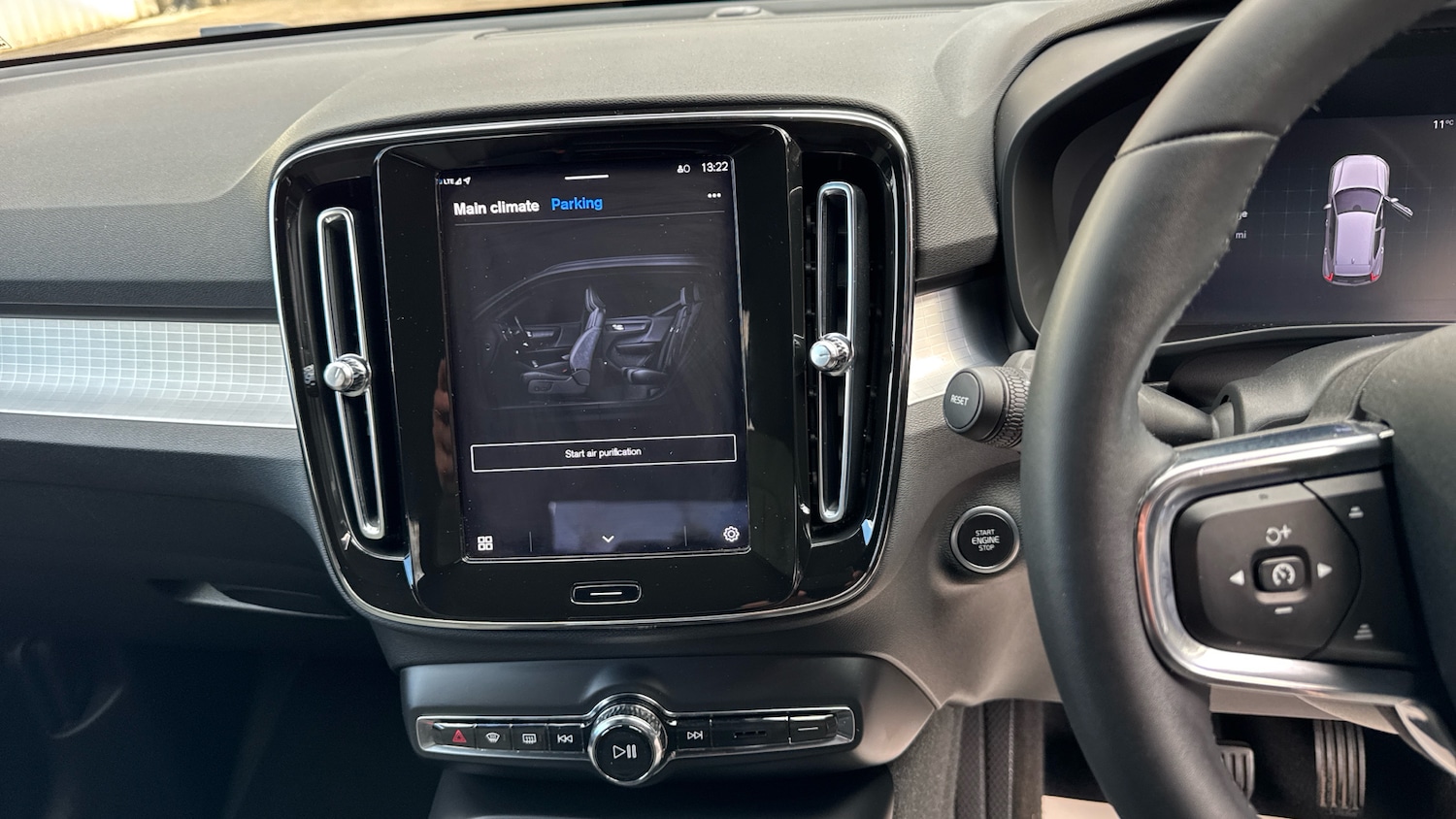 Used Volvo XC40 2023 for sale - 76683963: Photo 24