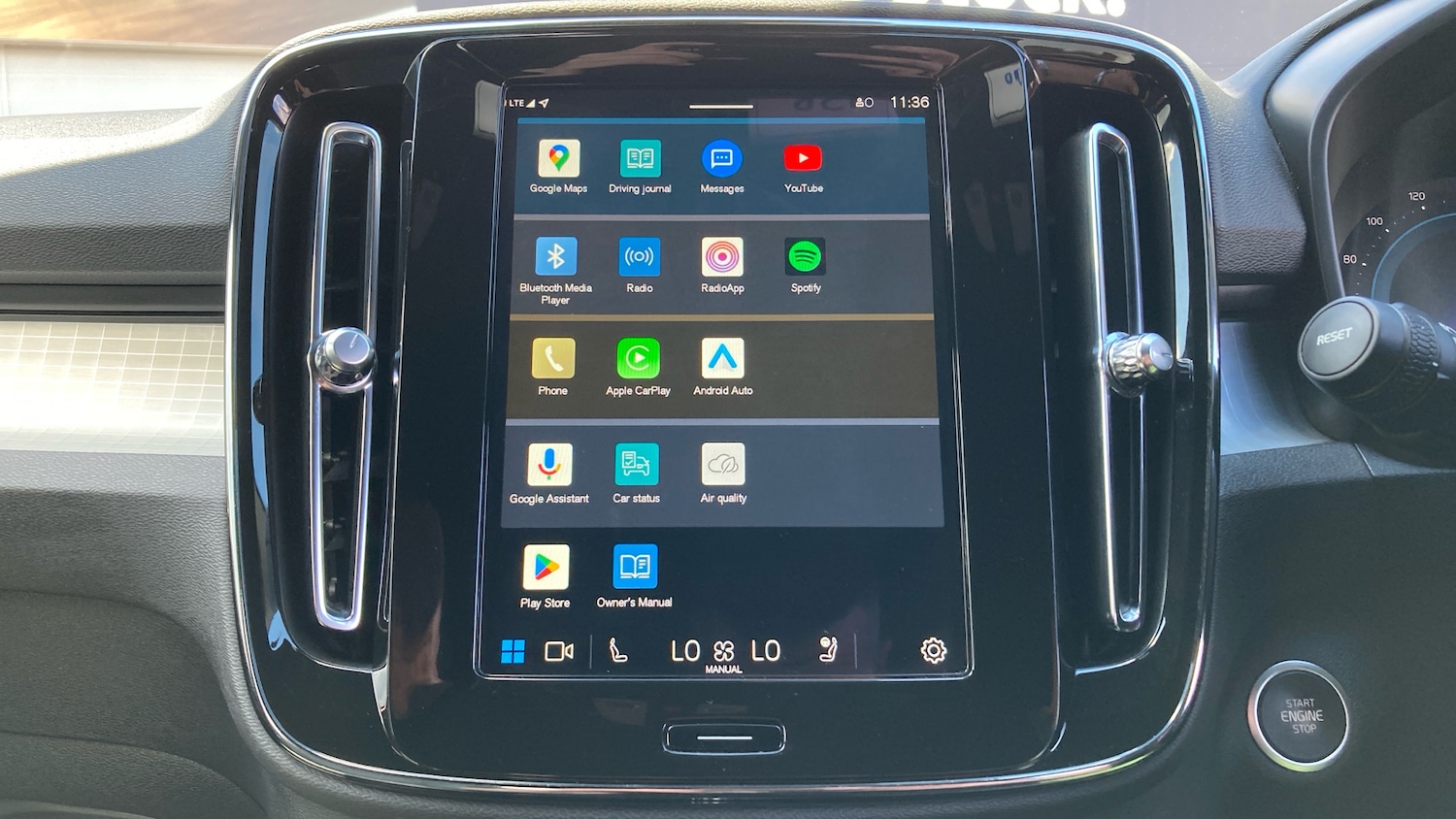 Used Volvo XC40 2023 for sale - 76683963: Photo 31