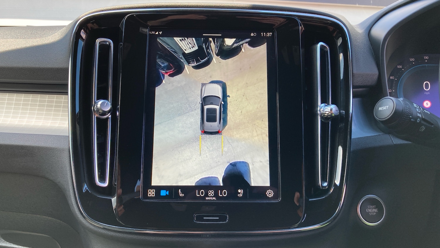 Used Volvo XC40 2023 for sale - 76683963: Photo 34