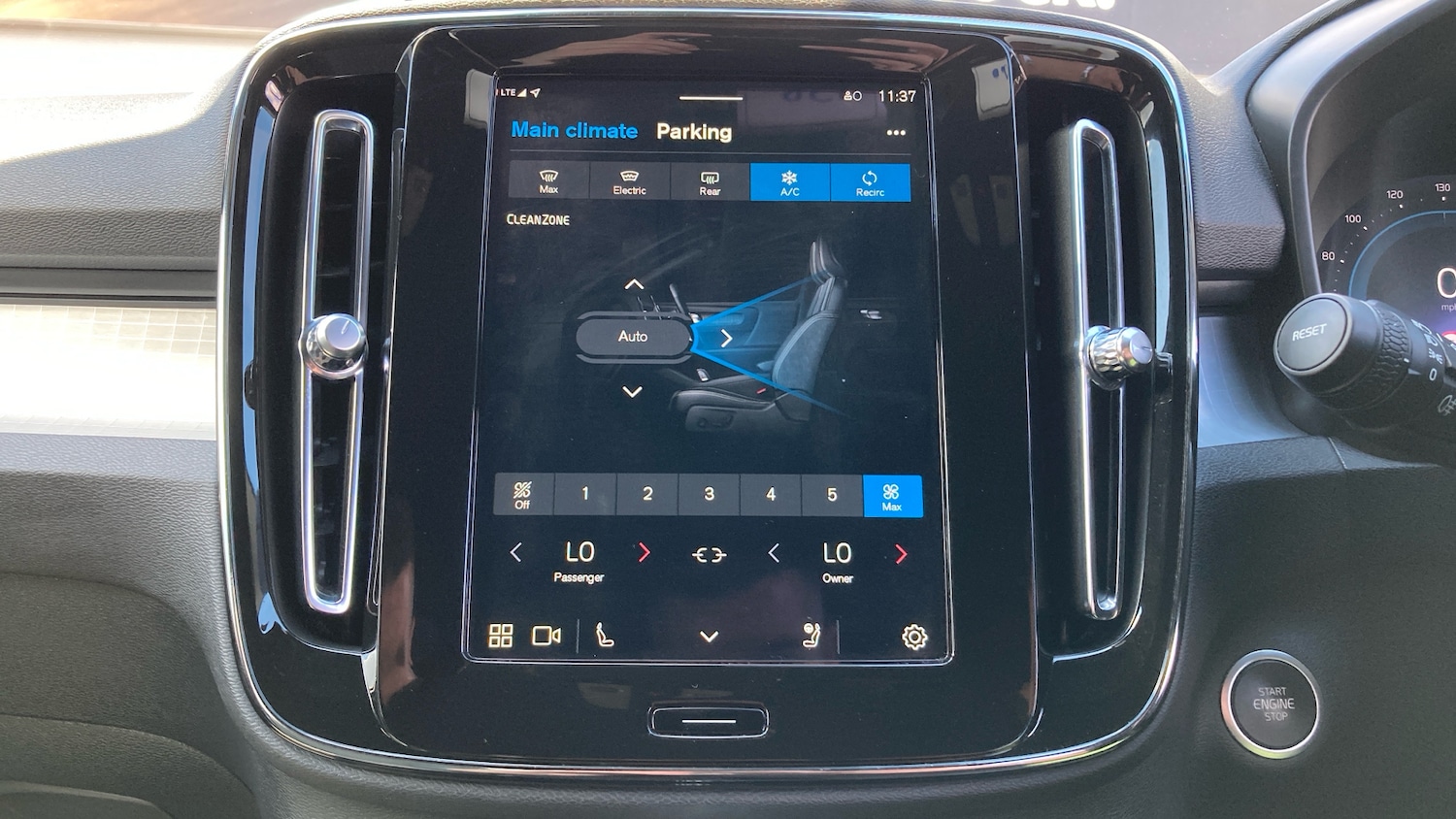 Used Volvo XC40 2023 for sale - 76683963: Photo 35