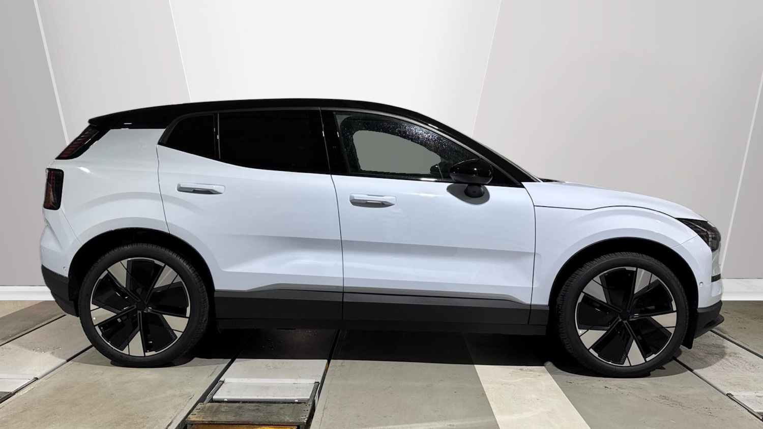 Used Volvo EX30 2025 for sale - 77493190: Photo 3