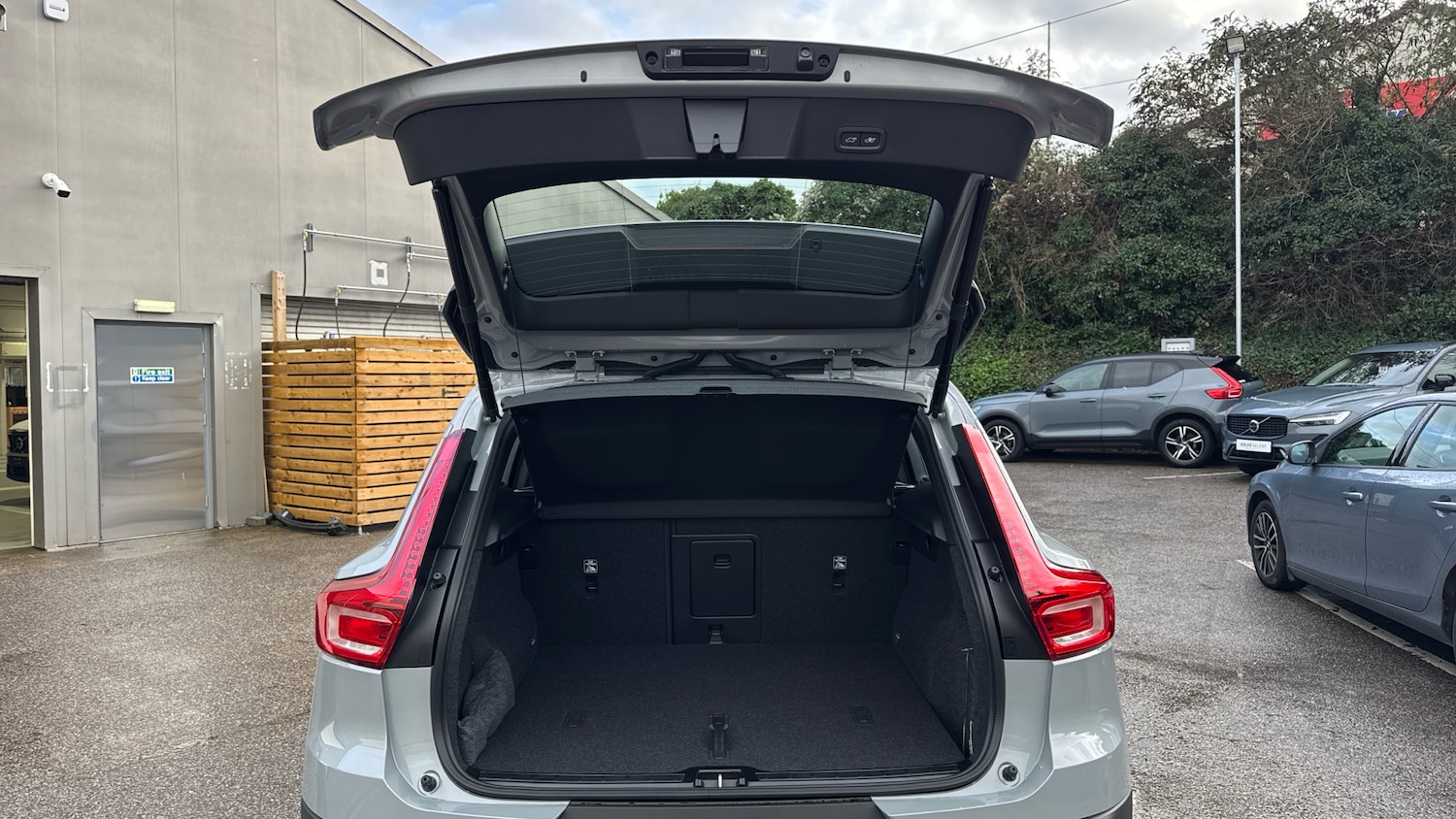 Used Volvo XC40 2025 for sale - 76858669: Photo 13