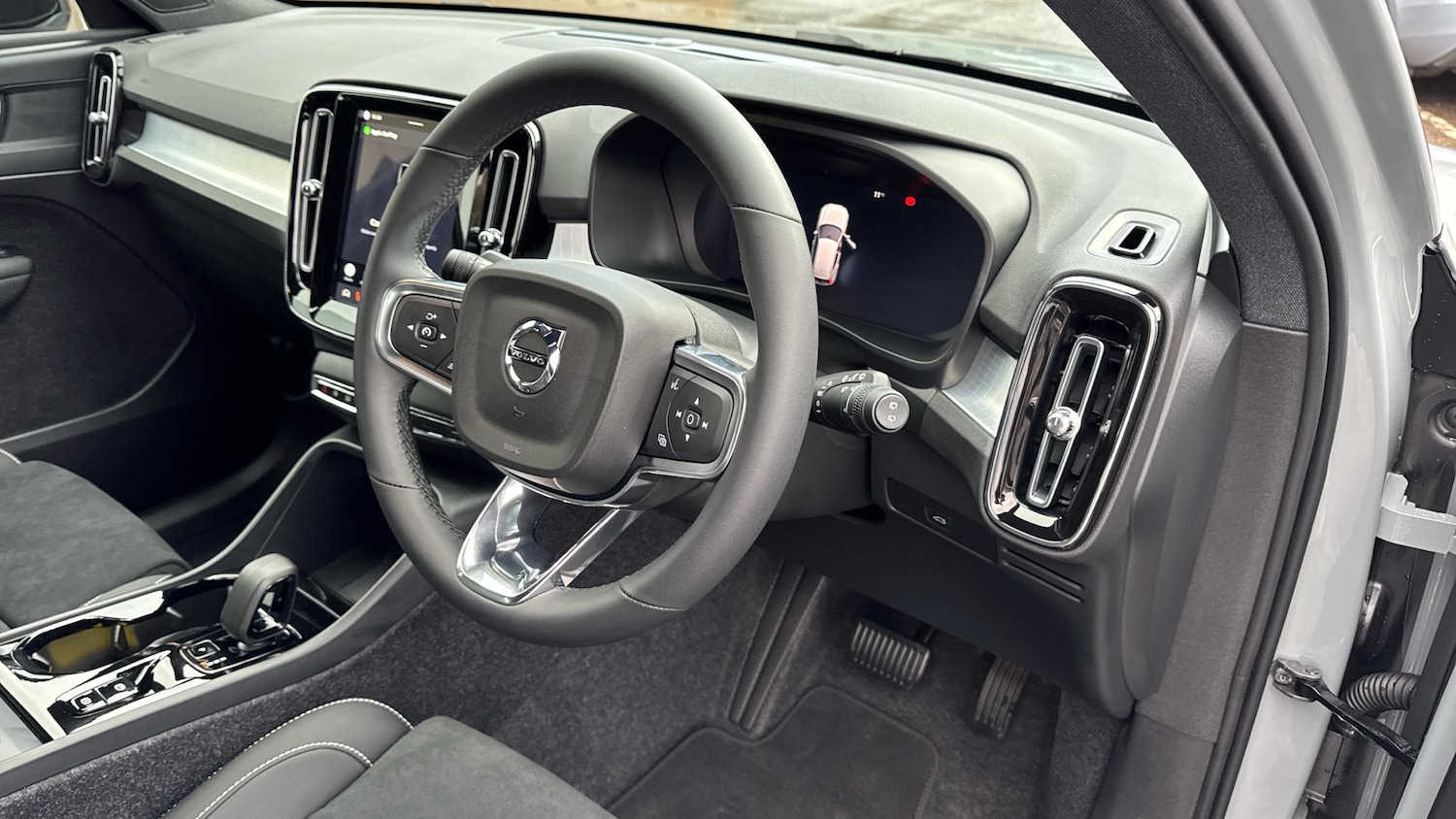 Used Volvo XC40 2025 for sale - 76858669: Photo 21