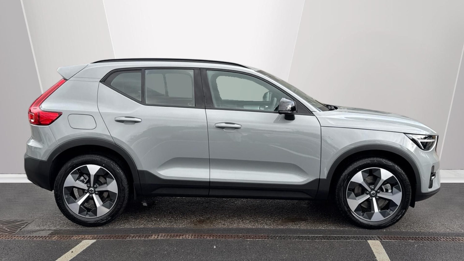Used Volvo XC40 2025 for sale - 76858669: Photo 3