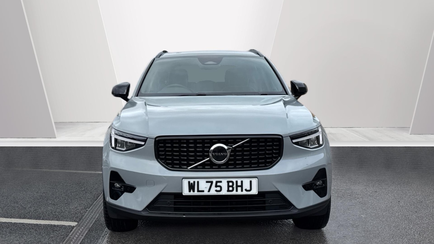 Used Volvo XC40 2025 for sale - 76858669: Photo 8