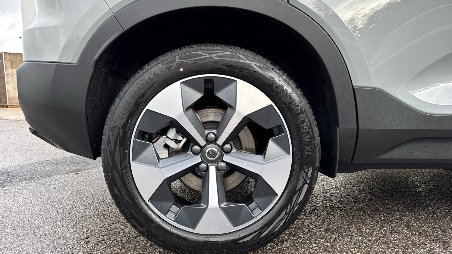 Used Volvo XC40 2025 for sale - 76858669: Photo 9