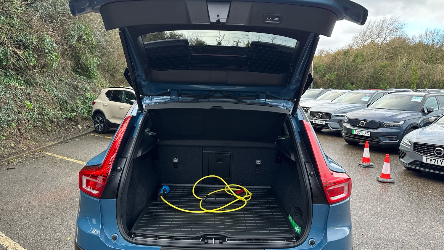 Used Volvo XC40 2023 for sale - 77340255: Photo 13