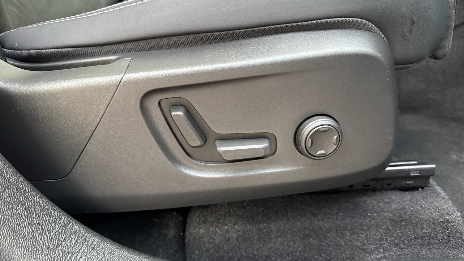 Used Volvo XC40 2023 for sale - 77340255: Photo 21