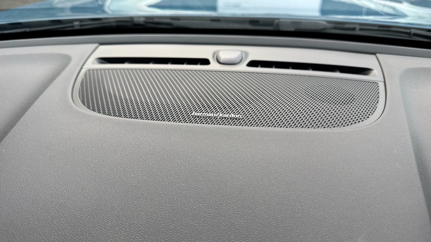 Used Volvo XC40 2023 for sale - 77340255: Photo 26