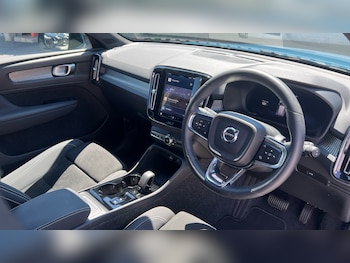 Used Volvo XC40 2025 for sale - 79239725: Photo
