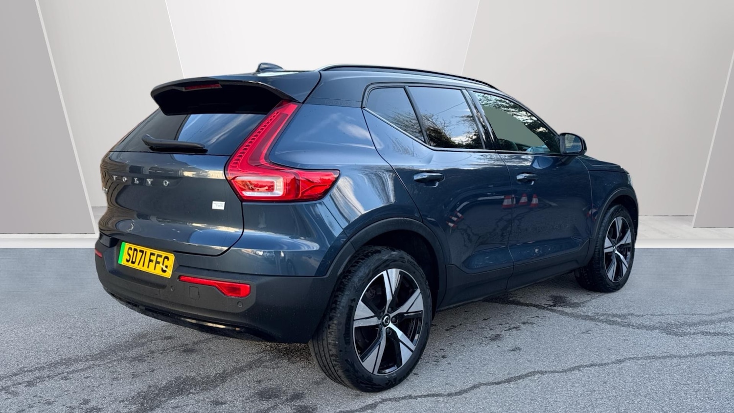 Used Volvo XC40 2021 for sale - 77116412: Photo 2