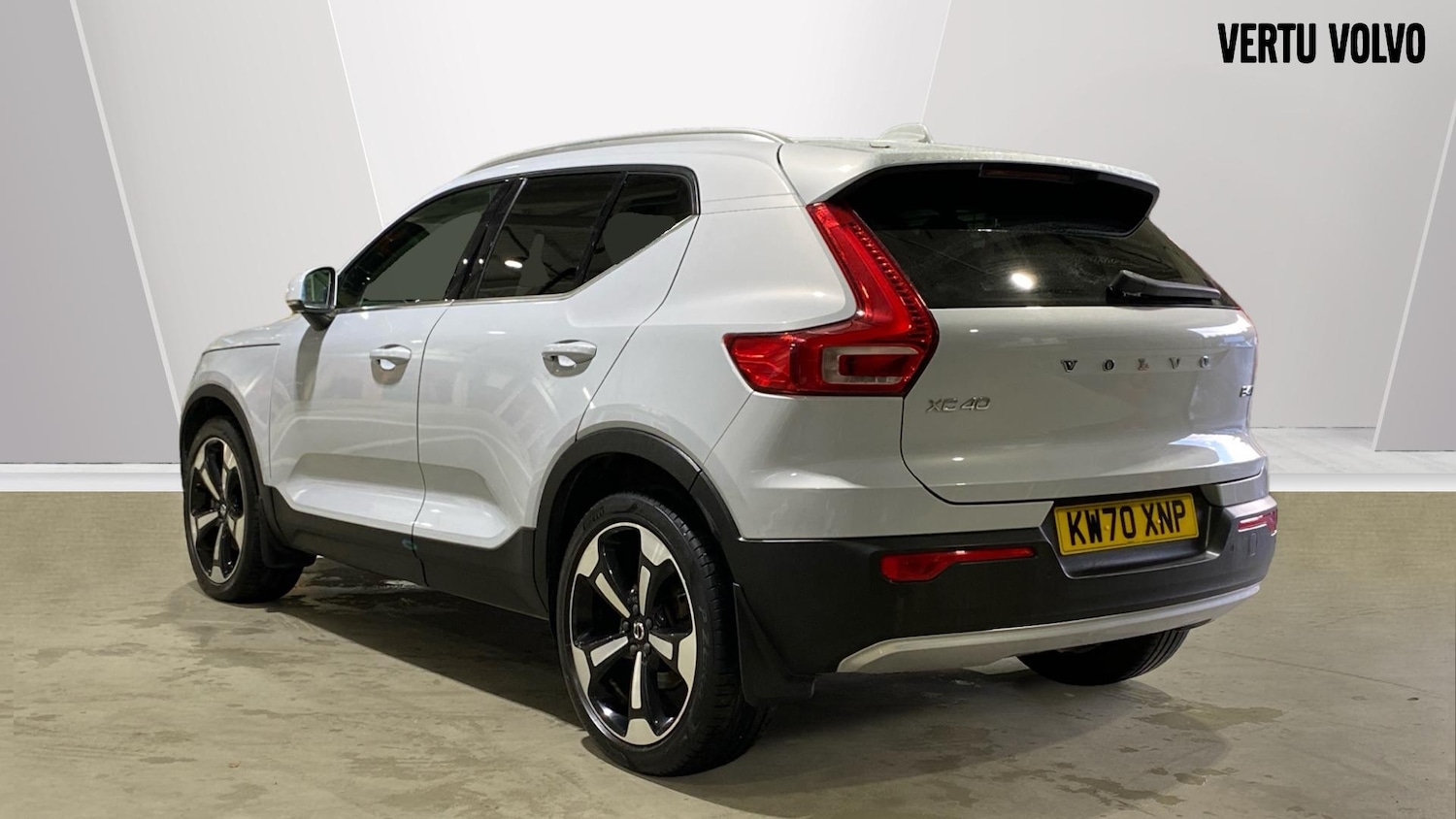 Used Volvo XC40 2021 for sale - 76545185: Photo 2