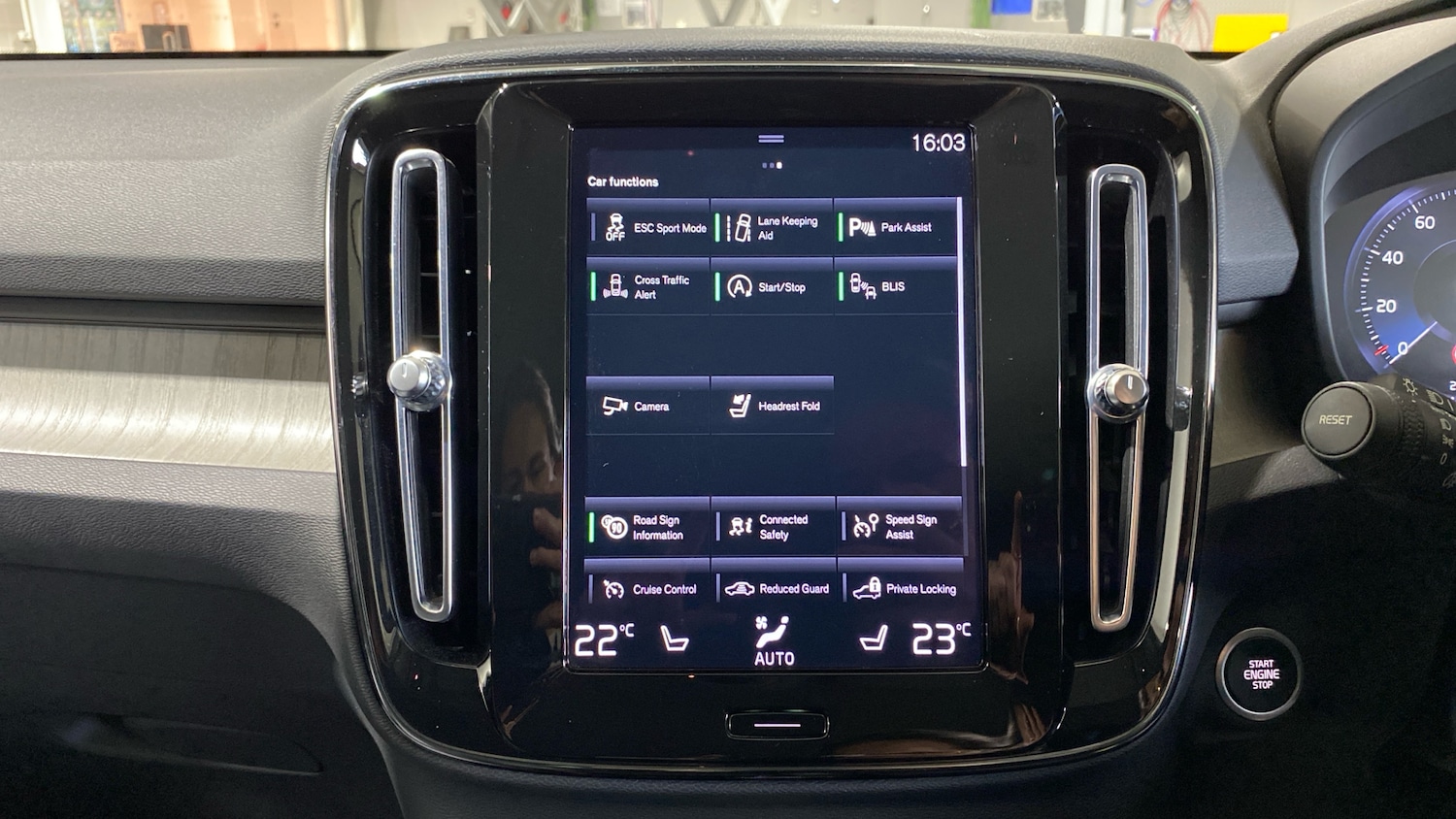 Used Volvo XC40 2021 for sale - 76545185: Photo 31