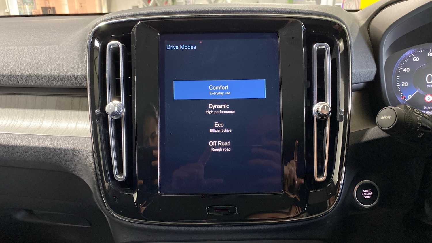 Used Volvo XC40 2021 for sale - 76545185: Photo 32