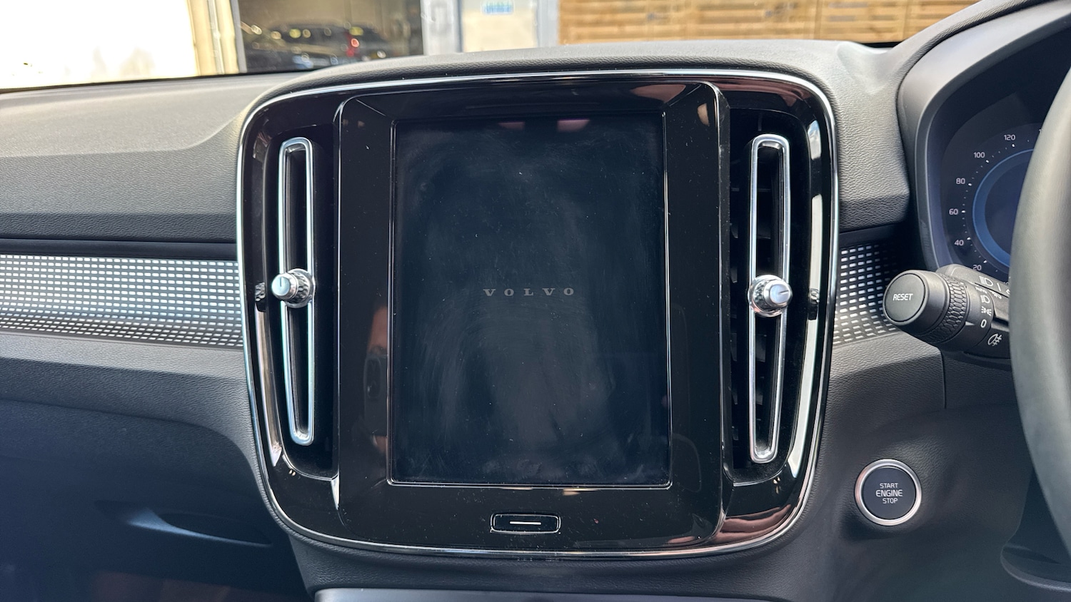 Used Volvo XC40 2024 for sale - 76719186: Photo 12