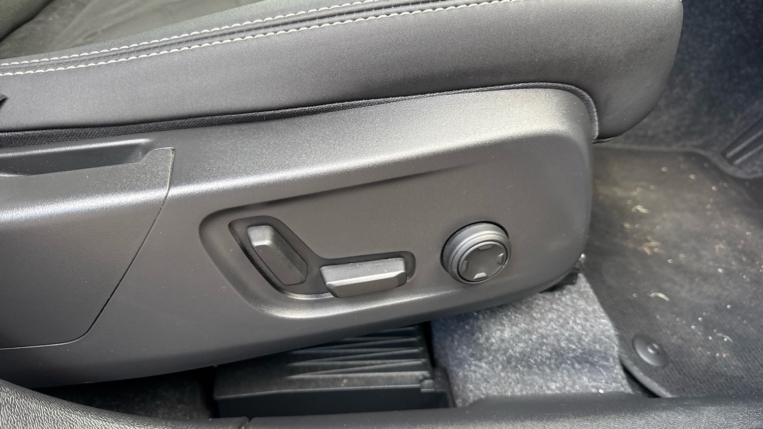 Used Volvo XC40 2024 for sale - 76719186: Photo 19