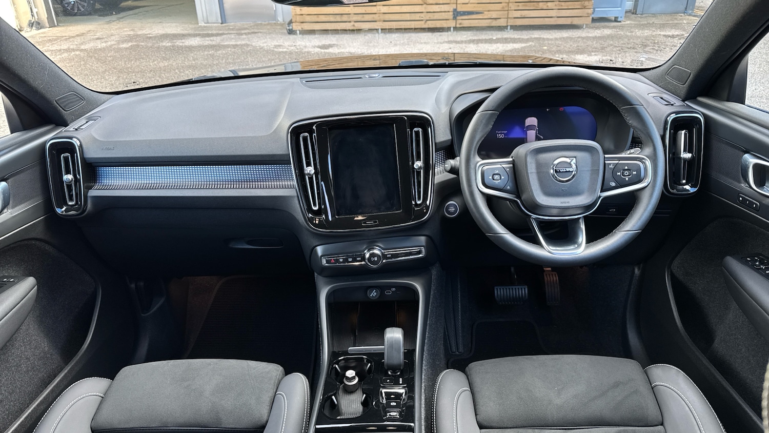 Used Volvo XC40 2024 for sale - 76719186: Photo 5