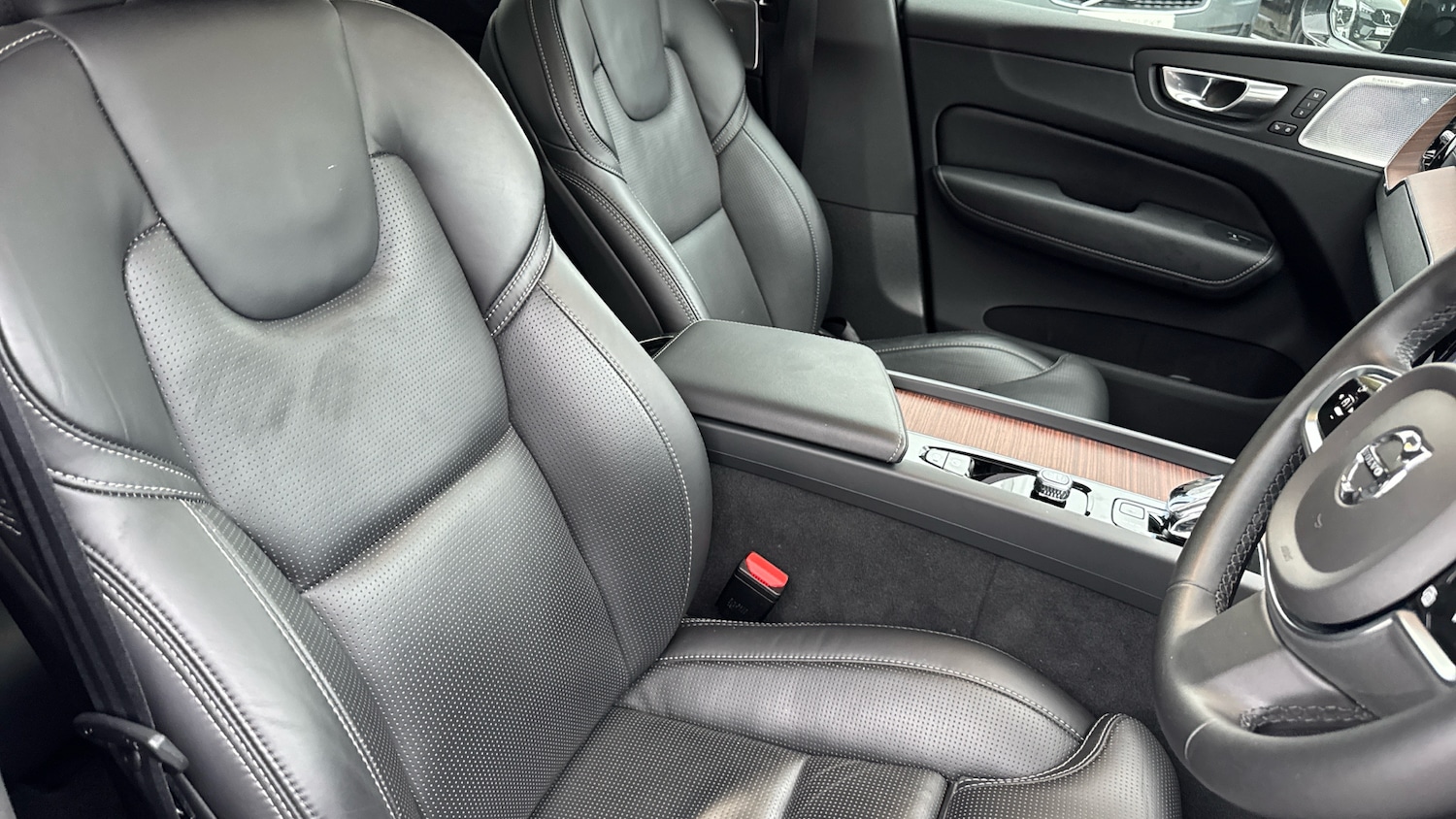 Used Volvo XC60 2023 for sale - 76494393: Photo 9