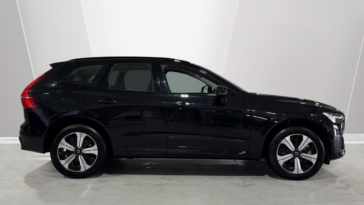 Used Volvo XC60 2023 for sale - 77003213: Photo 3