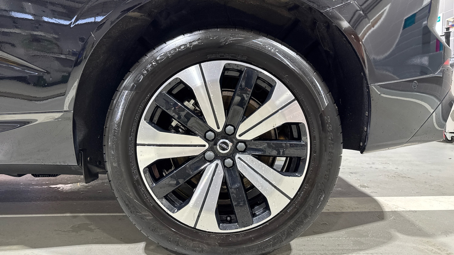 Used Volvo XC60 2023 for sale - 77003213: Photo 9