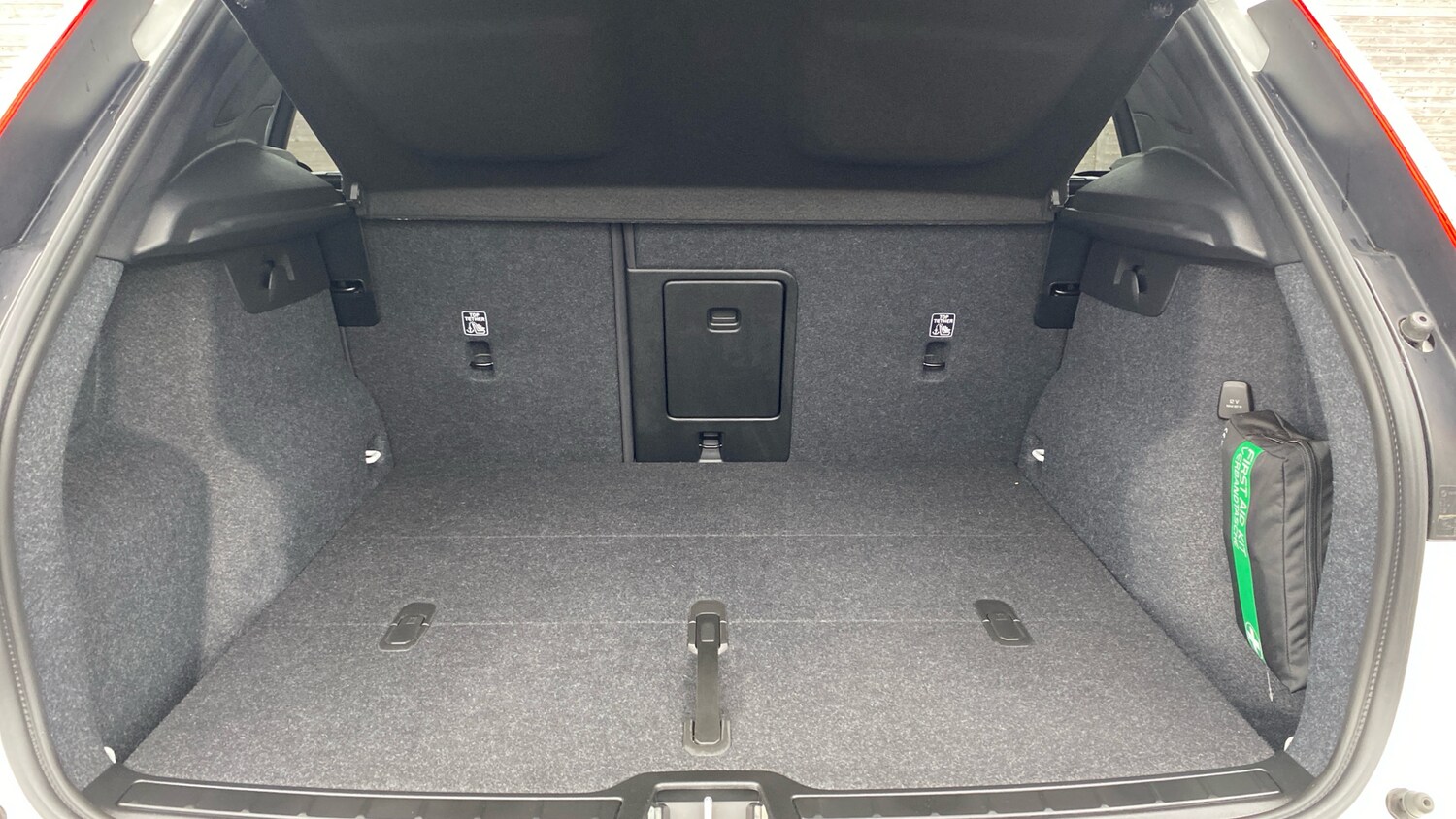 Used Volvo XC40 2024 for sale - 77417339: Photo 17