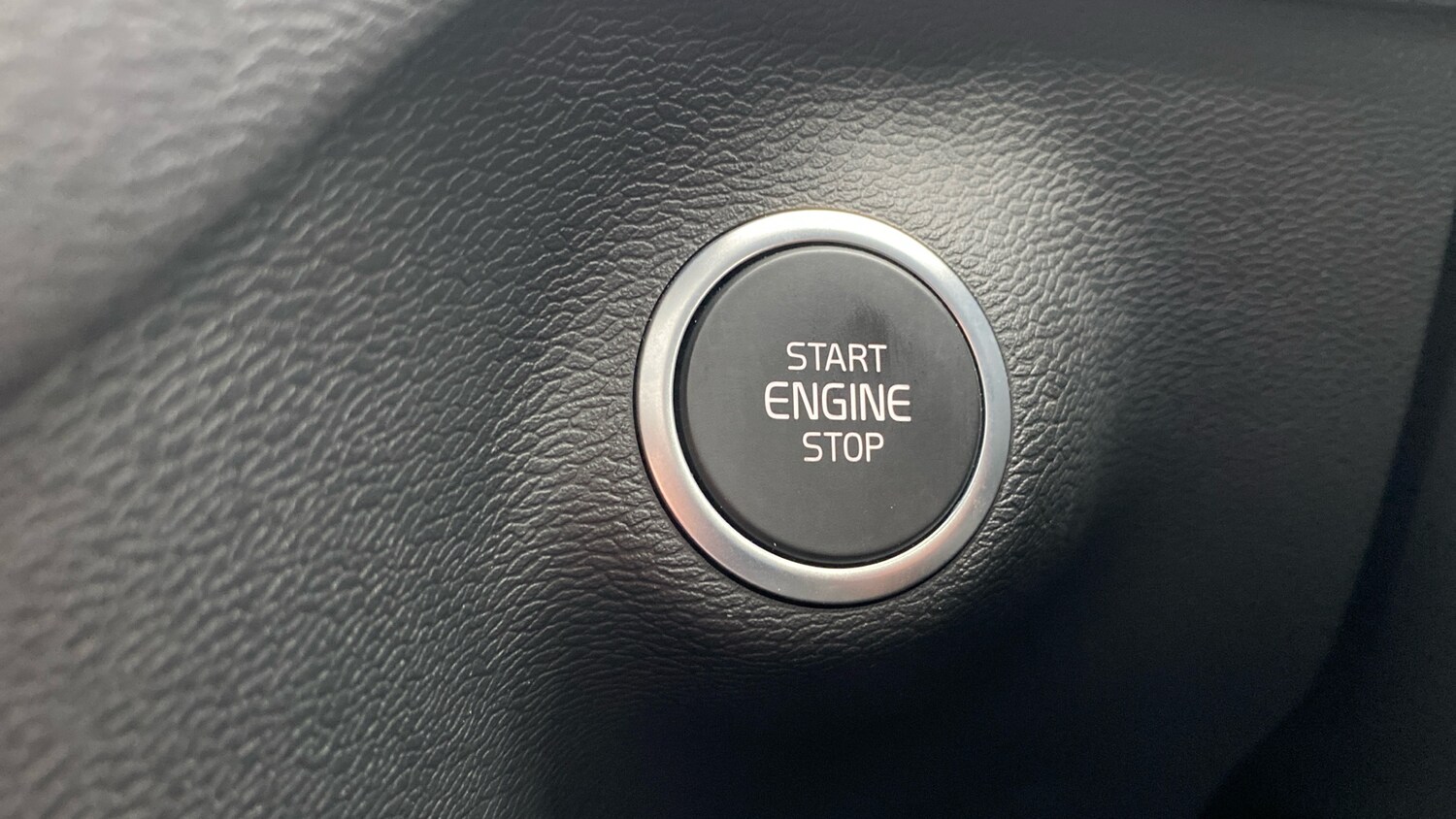 Used Volvo XC40 2024 for sale - 77417339: Photo 22