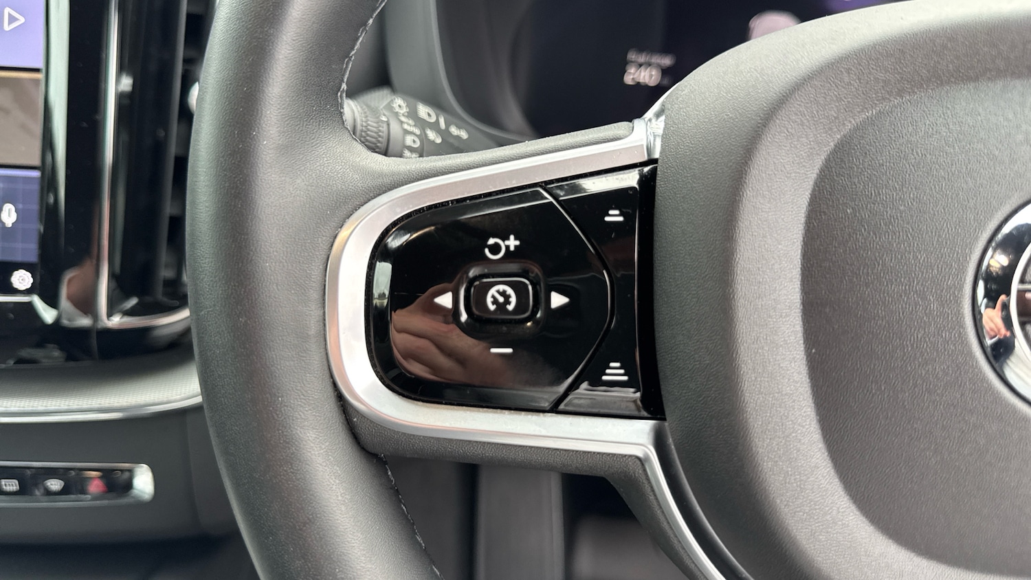 Used Volvo XC60 2022 for sale - 76493736: Photo 18