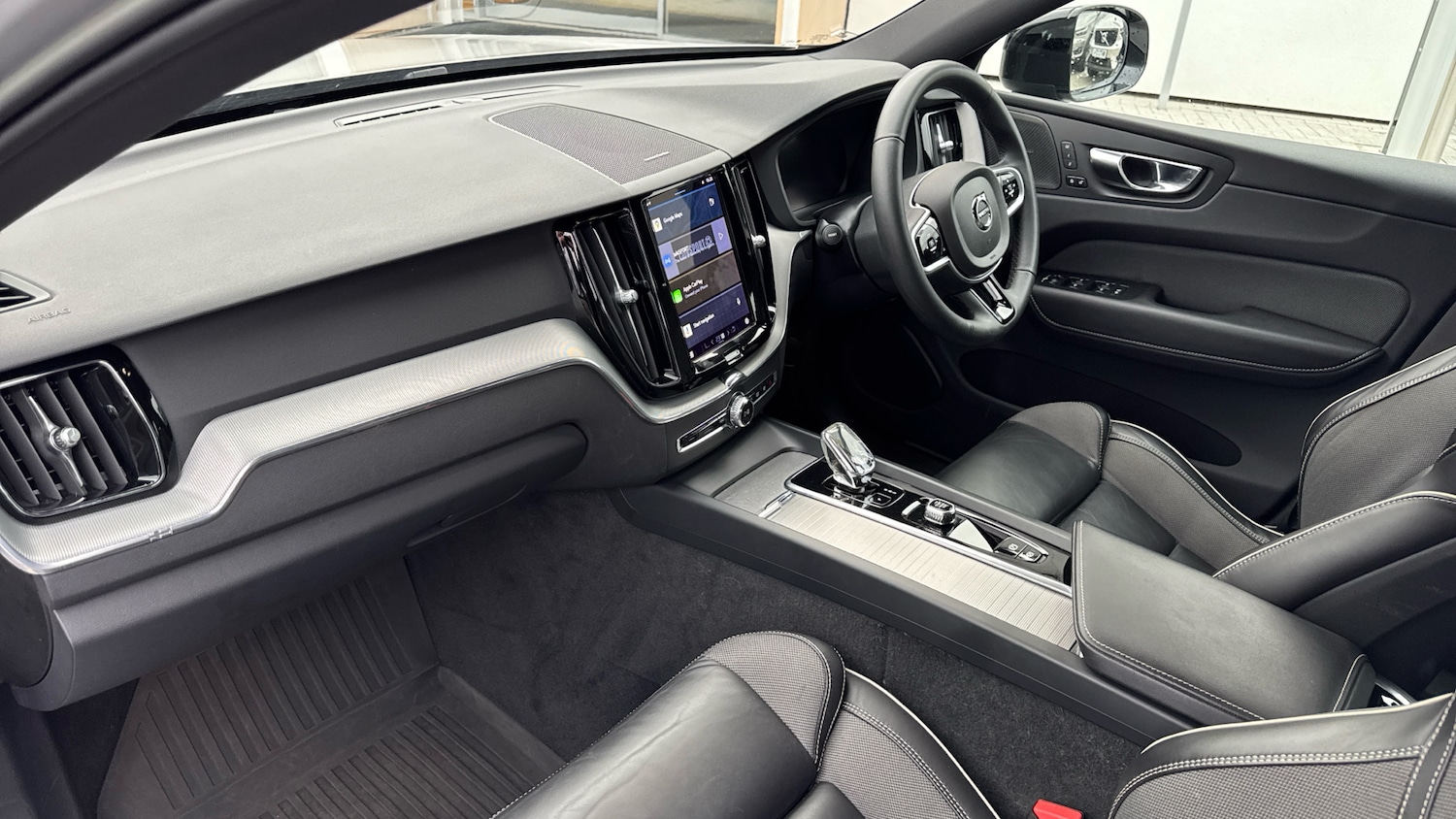 Used Volvo XC60 2022 for sale - 76493736: Photo 4