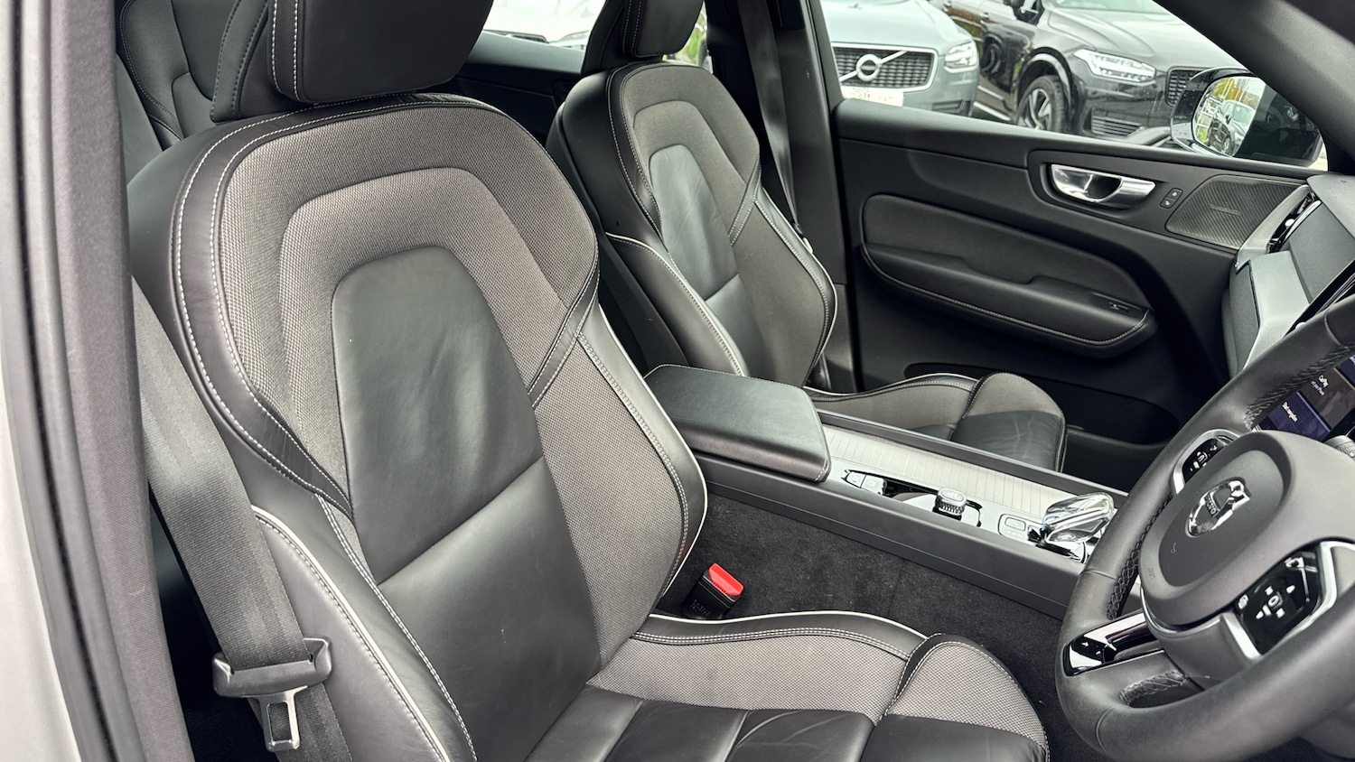 Used Volvo XC60 2022 for sale - 76493736: Photo 9