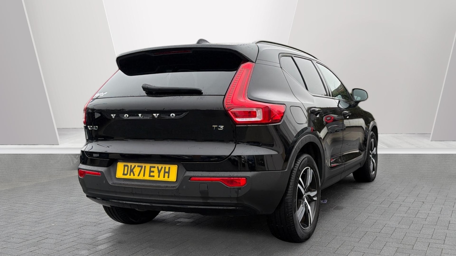 Used Volvo XC40 2021 for sale - 77732282: Photo 2