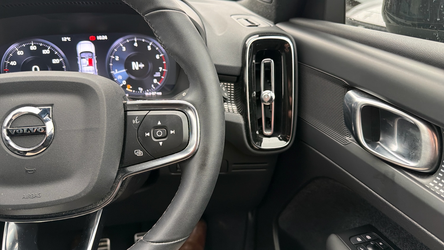 Used Volvo XC40 2021 for sale - 77732282: Photo 22