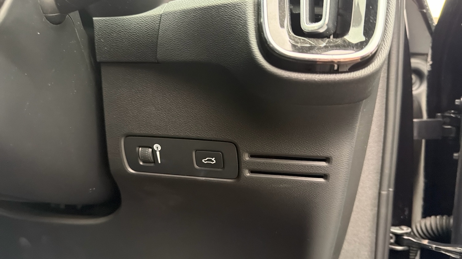 Used Volvo XC40 2021 for sale - 77732282: Photo 35