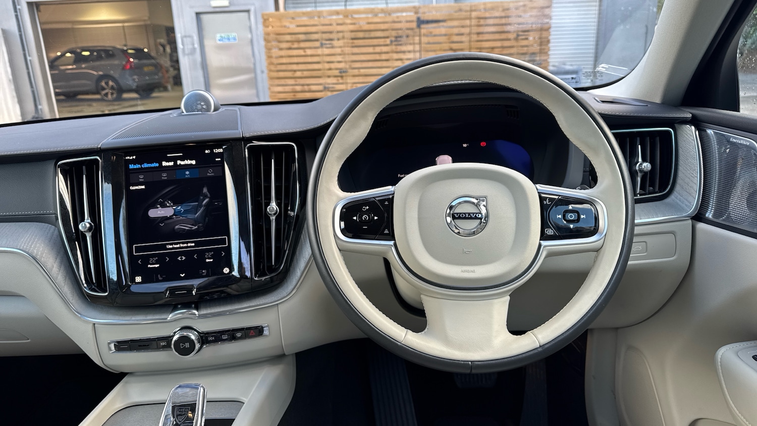 Used Volvo XC60 2024 for sale - 77802261: Photo 10