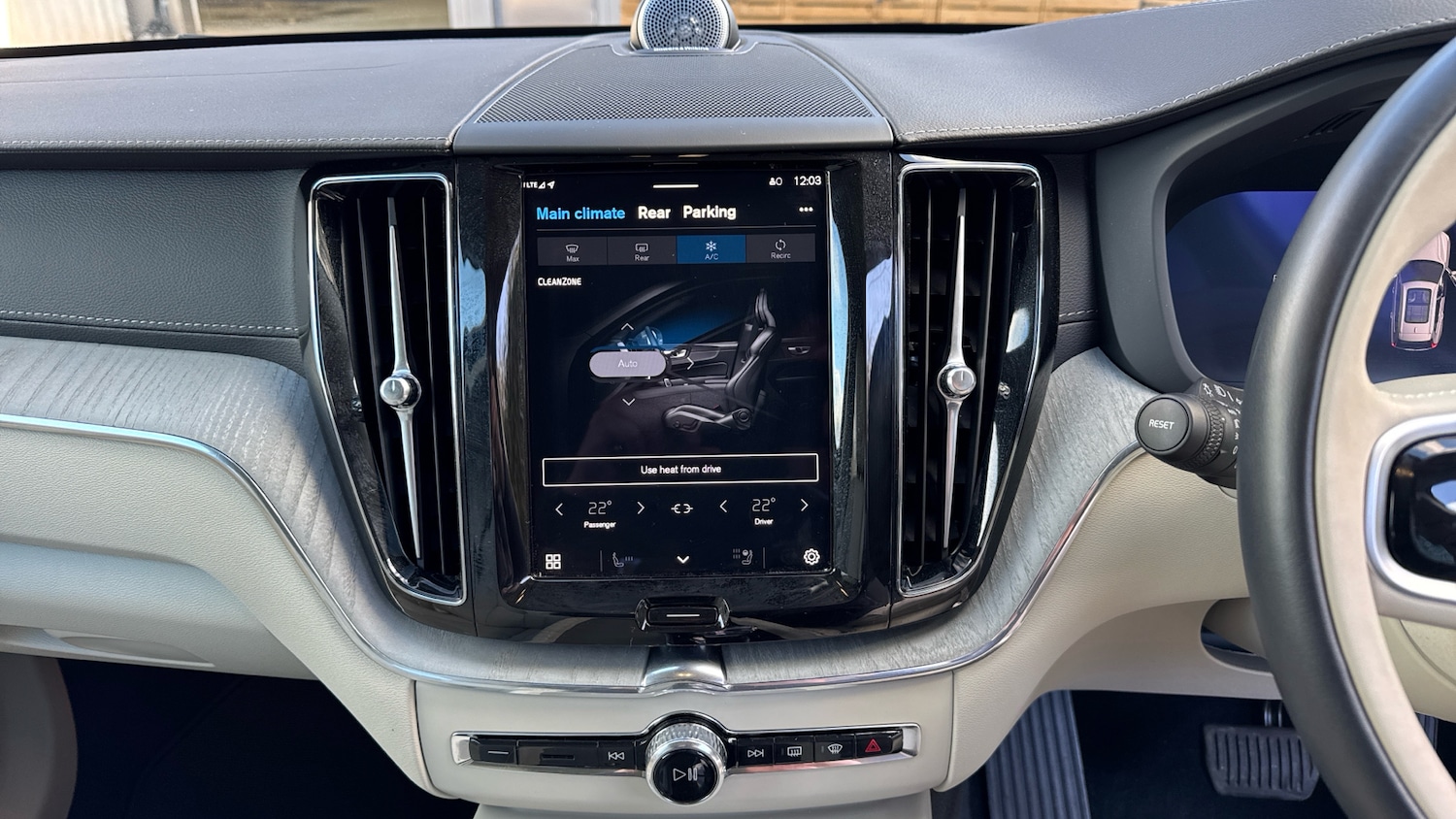 Used Volvo XC60 2024 for sale - 77802261: Photo 12