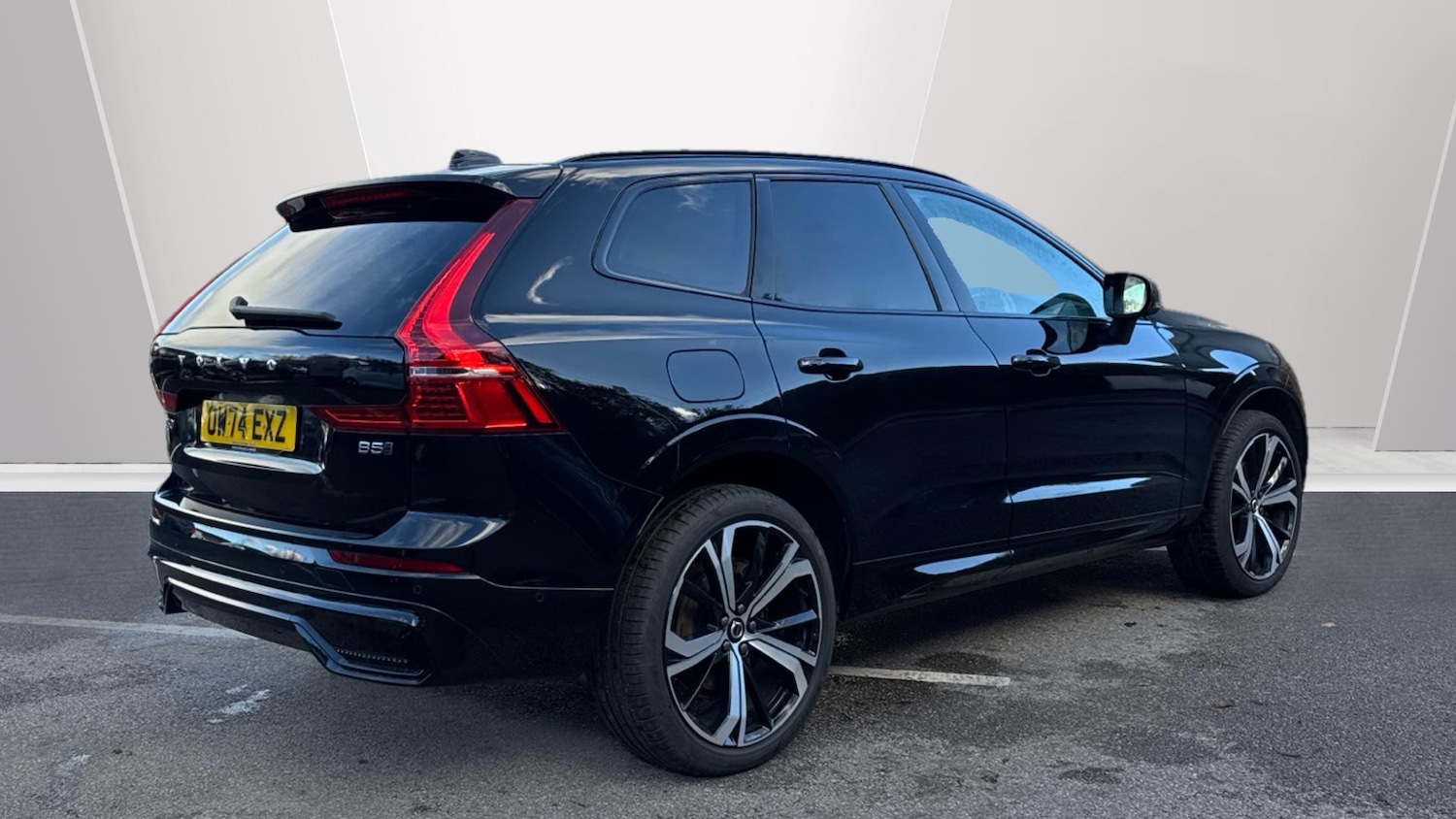 Used Volvo XC60 2024 for sale - 77802261: Photo 2