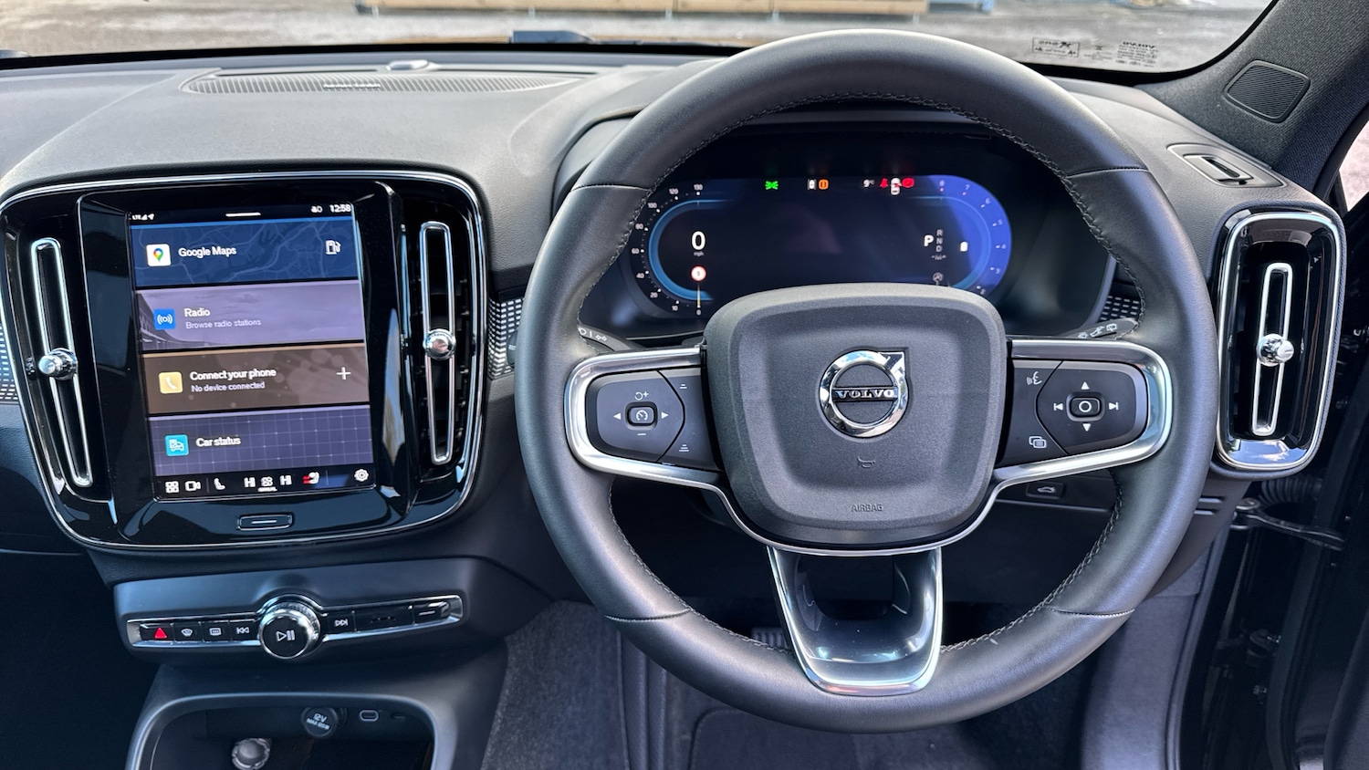 Used Volvo XC40 2025 for sale - 76741040: Photo 10