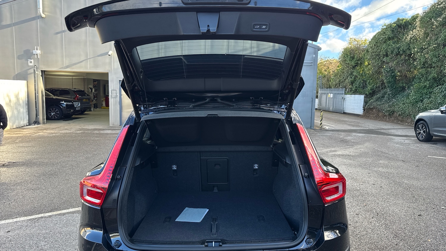 Used Volvo XC40 2025 for sale - 76741040: Photo 13