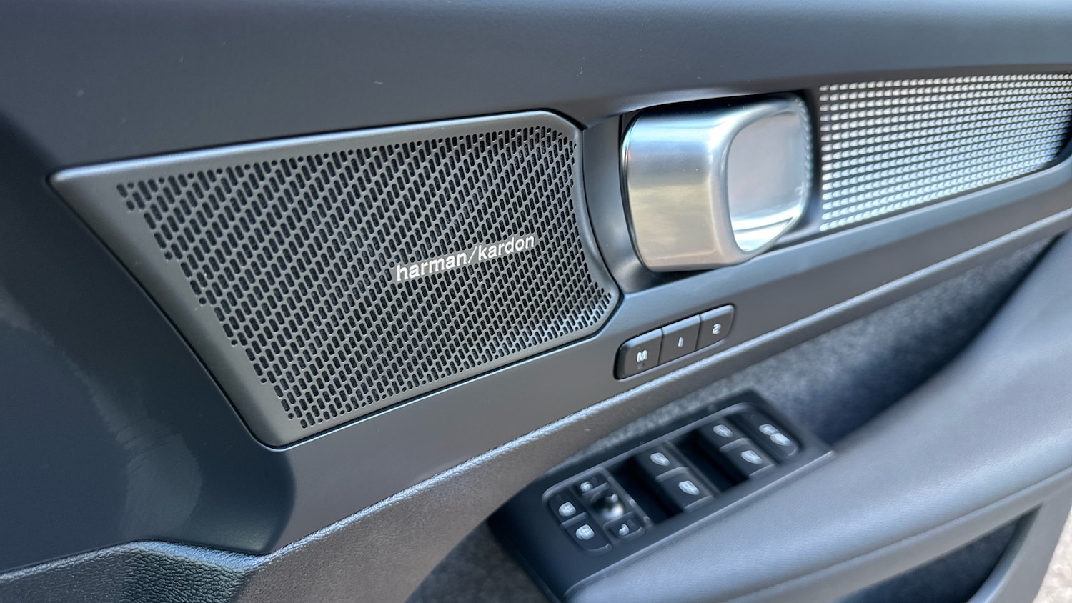 Used Volvo XC40 2025 for sale - 76741040: Photo 17