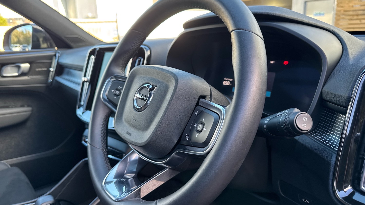 Used Volvo XC40 2025 for sale - 76741040: Photo 18