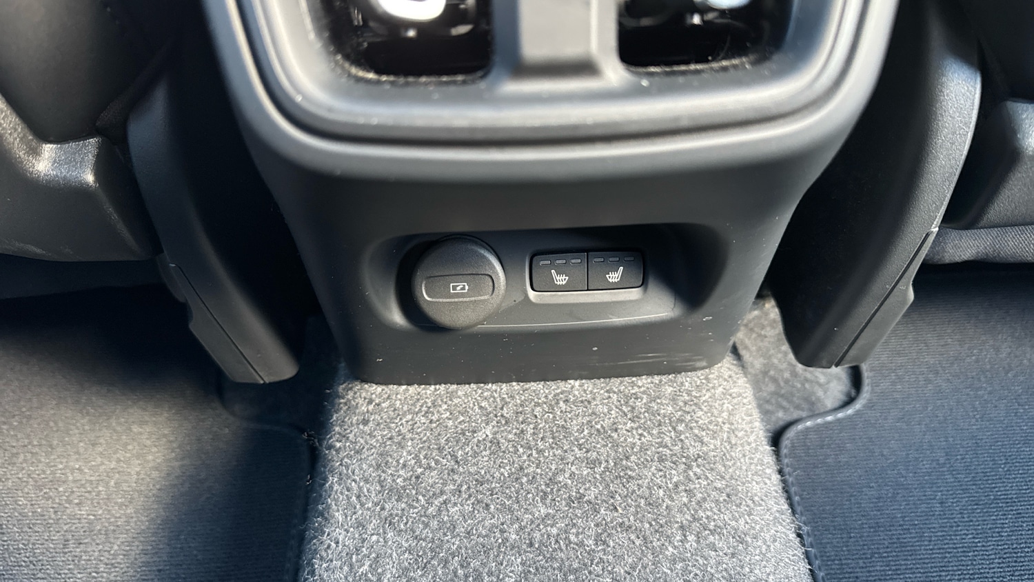 Used Volvo XC40 2025 for sale - 76741040: Photo 21