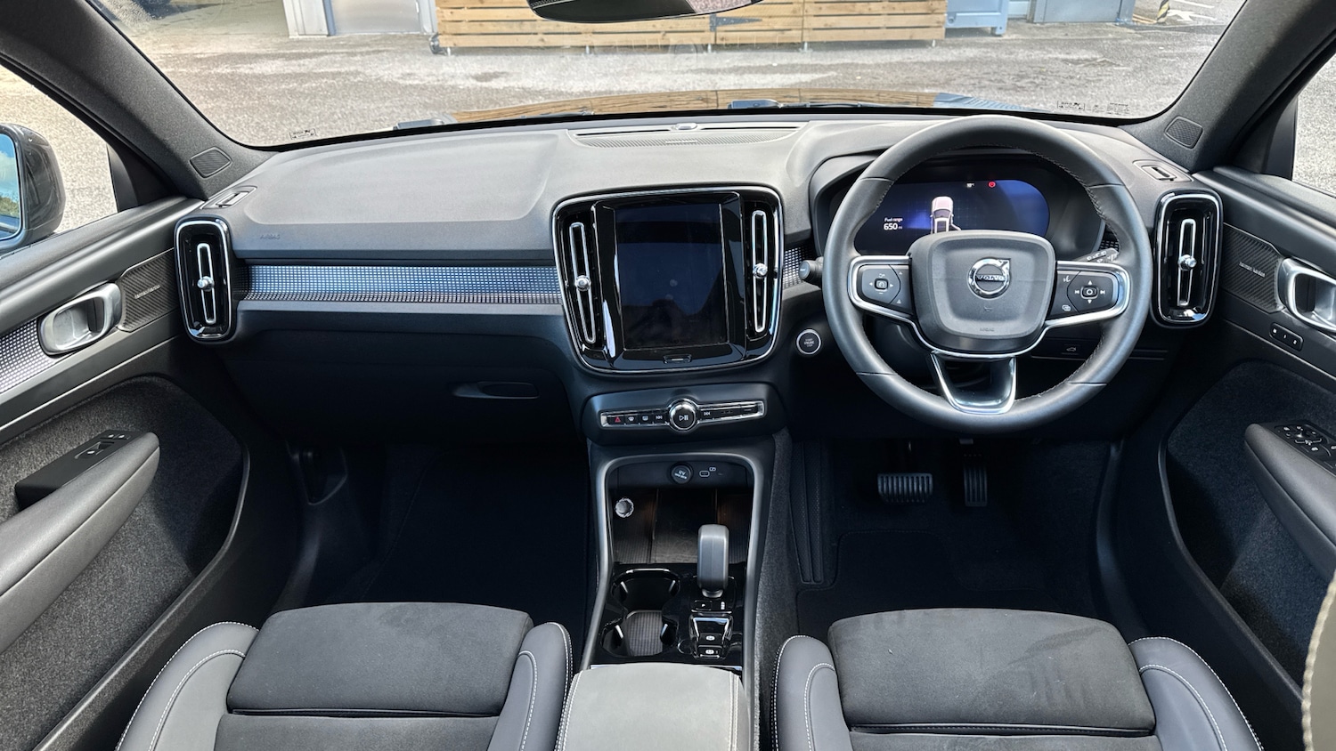 Used Volvo XC40 2025 for sale - 76741040: Photo 5