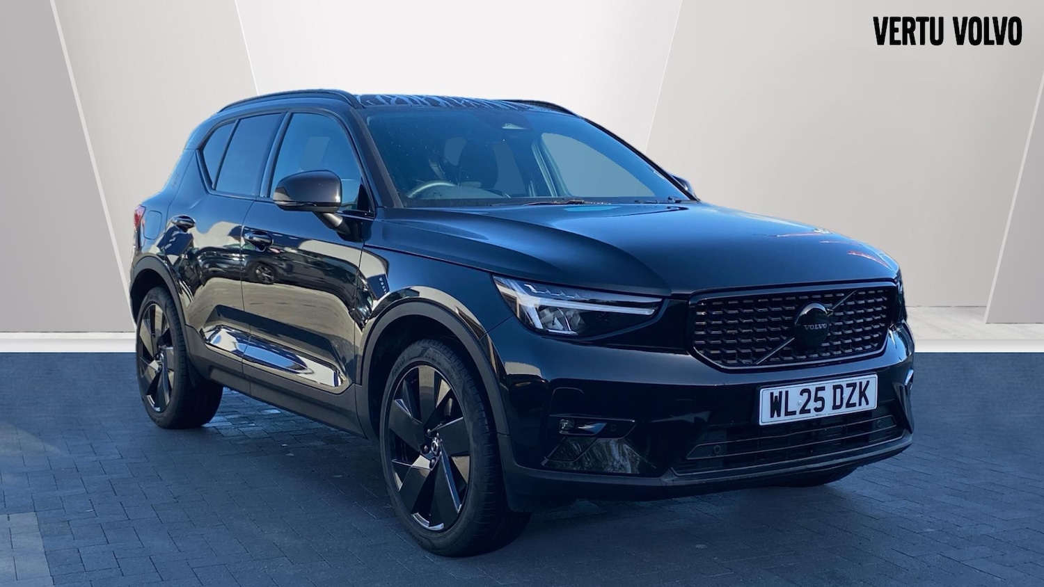 Used Volvo XC40 2025 for sale - 76542750: Photo 1