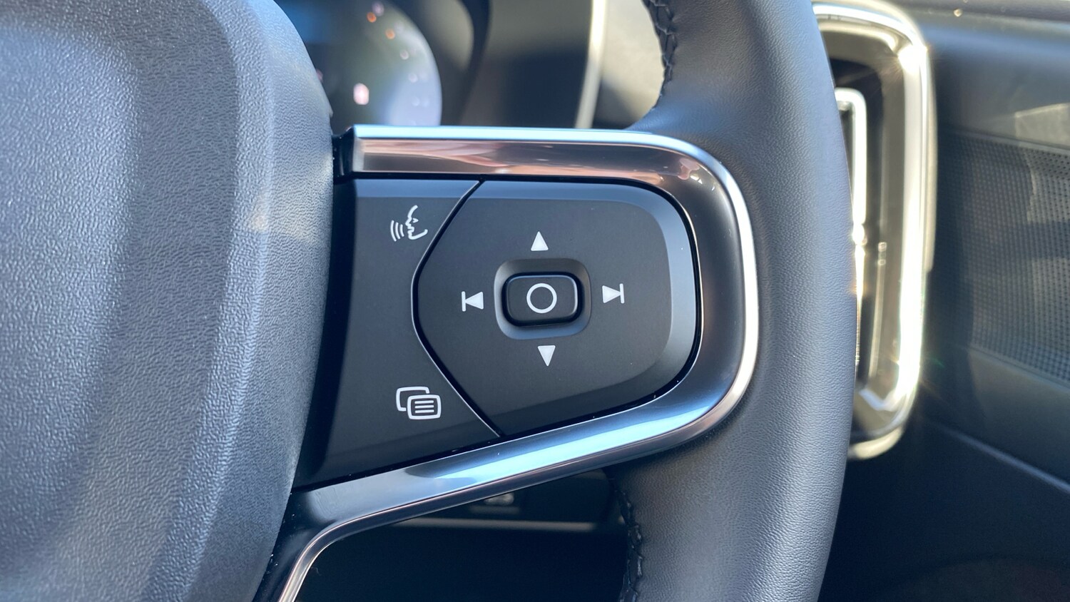 Used Volvo XC40 2025 for sale - 76542750: Photo 19