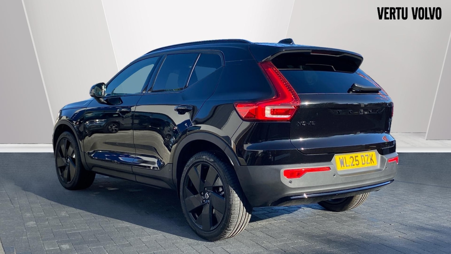Used Volvo XC40 2025 for sale - 76542750: Photo 2