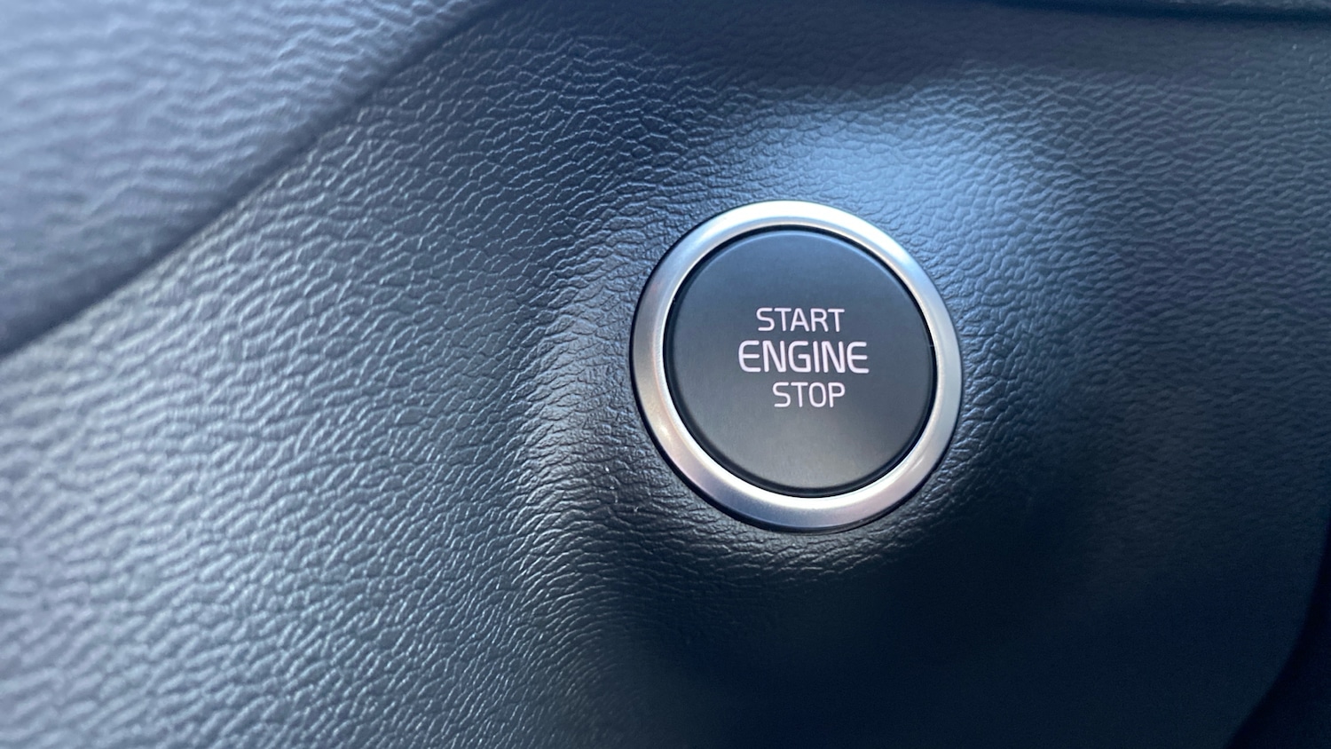 Used Volvo XC40 2025 for sale - 76542750: Photo 22