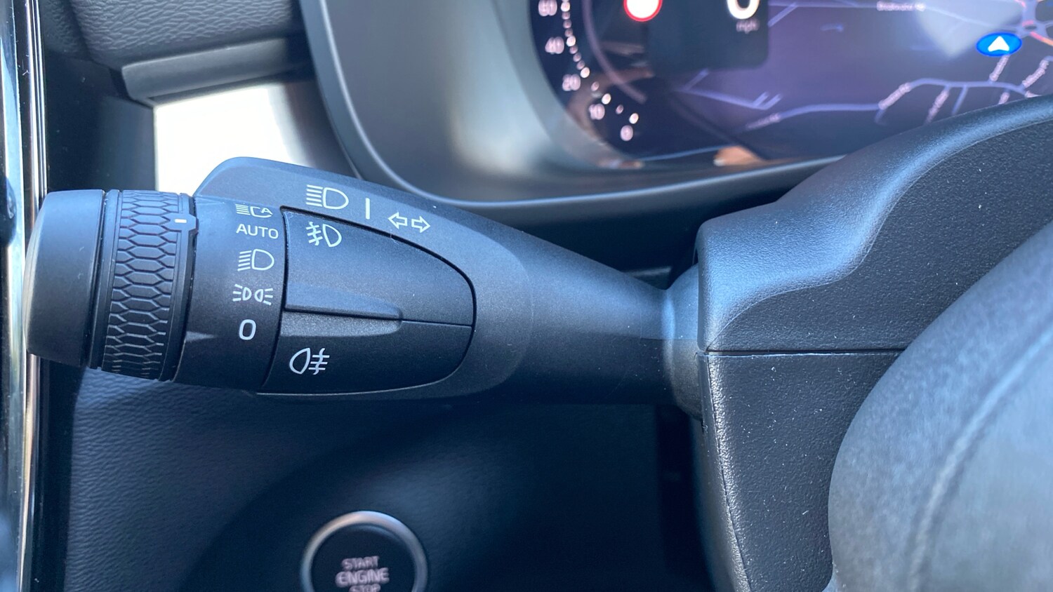 Used Volvo XC40 2025 for sale - 76542750: Photo 23