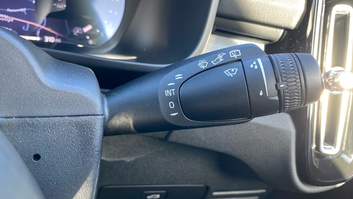 Used Volvo XC40 2025 for sale - 76542750: Photo 24