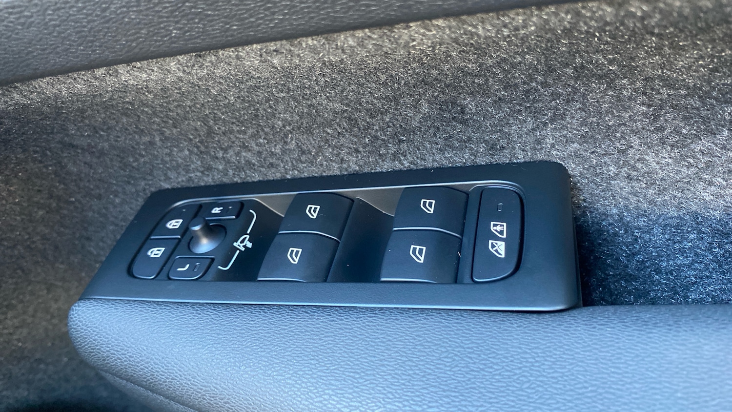 Used Volvo XC40 2025 for sale - 76542750: Photo 26