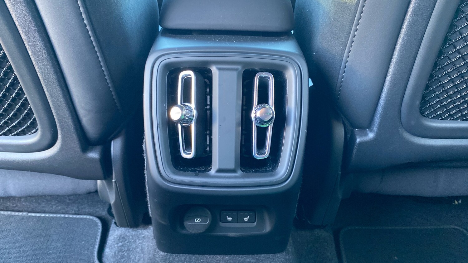 Used Volvo XC40 2025 for sale - 76542750: Photo 39